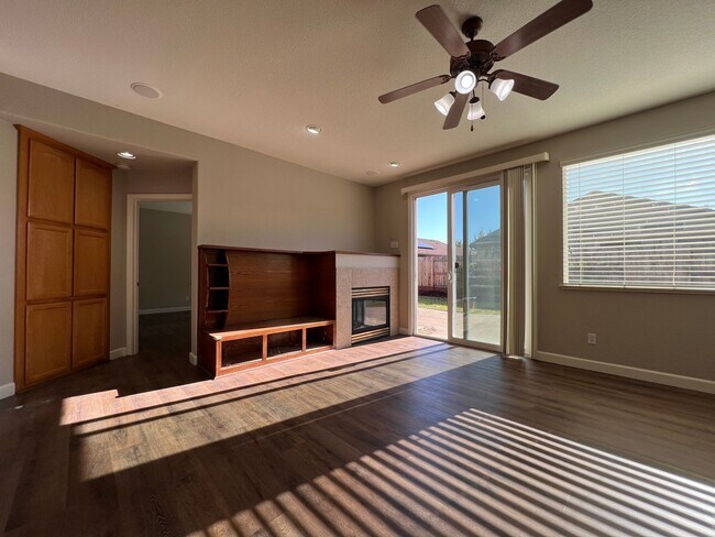 Foto del edificio - Gorgeous Stonecreek Home!