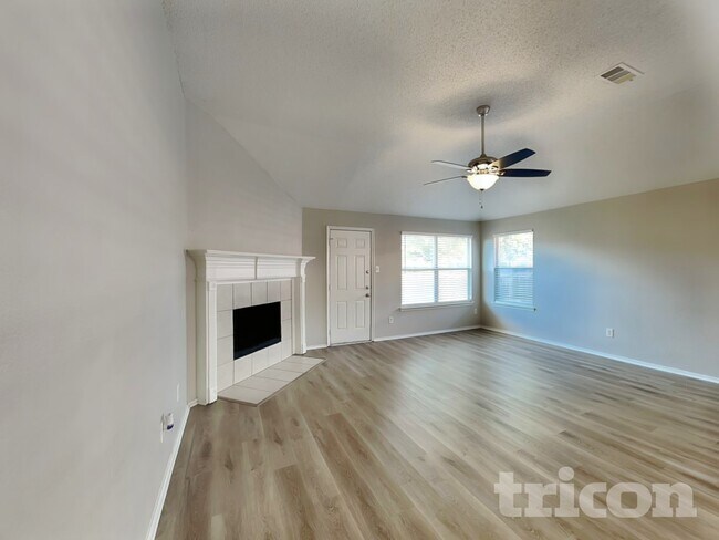 Foto del edificio - 304 Dakota Dr