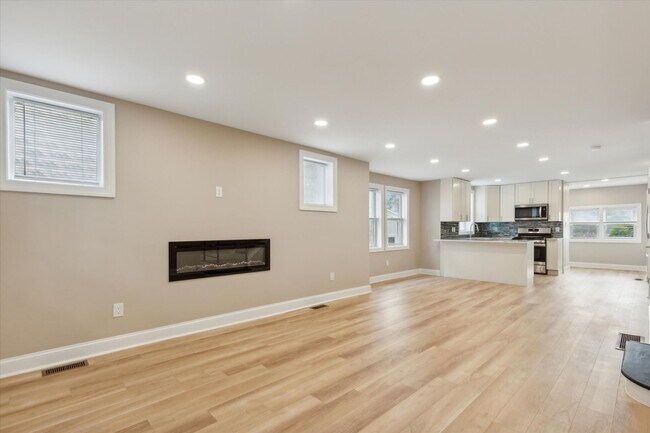 Foto del edificio - 327 E 10th Ave