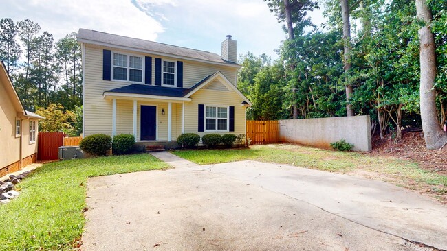 Building Photo - Three bedrooms close to Augusta University...