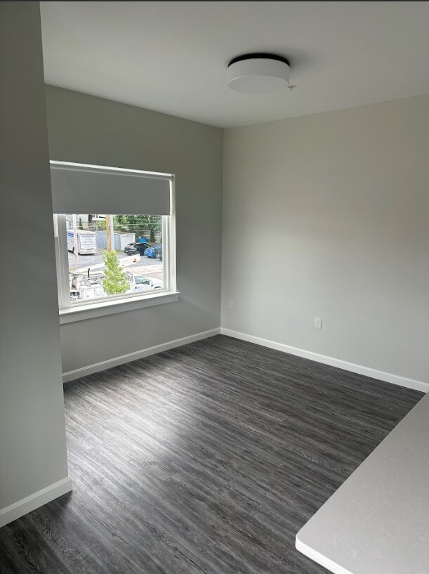 Living/Bedroom Space - 135 - 153 Waterman Ave