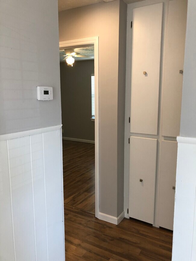 Foto del edificio - 907 N Osage Ave