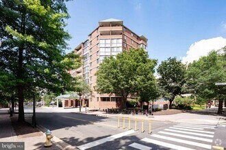 Building Photo - 1001 N Randolph St