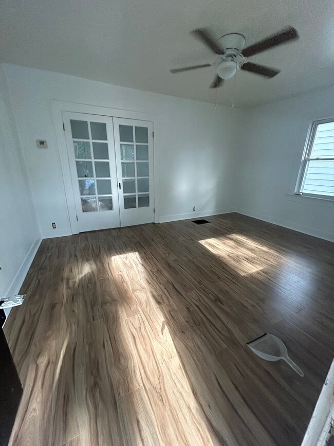 Living Room - 816 Cleveland Ave