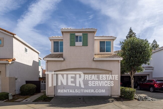 Building Photo - Oak Villa Beautifully Maintained Folsom Ho...