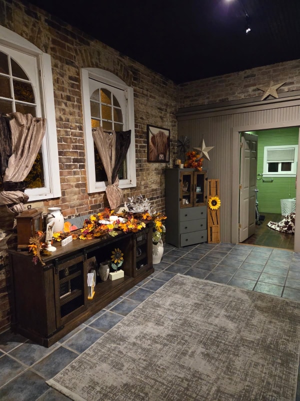 Building Photo - 415 N Gilbert St