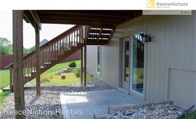 Building Photo - 806 NW 109th Ct