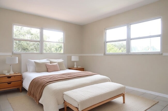 Building Photo - 2 bedroom, 2 bathroom Townhome for Rent in...