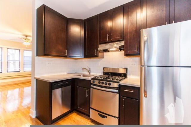 Foto principal - 2 bedroom in Chicago IL 60657