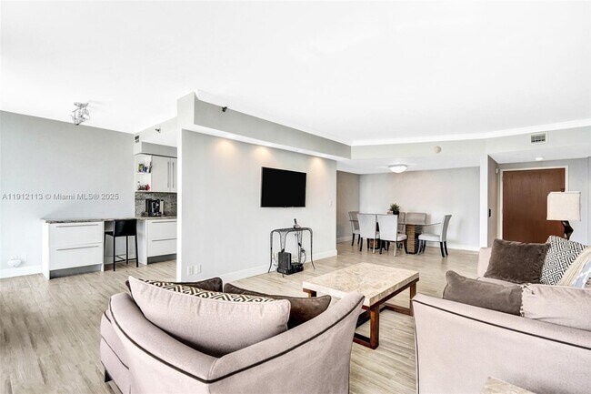 Foto del edificio - 3000 Island Blvd