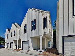 Building Photo - 9902 Clark Rd