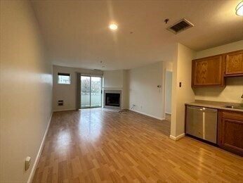 Foto del edificio - 200 Falls Blvd