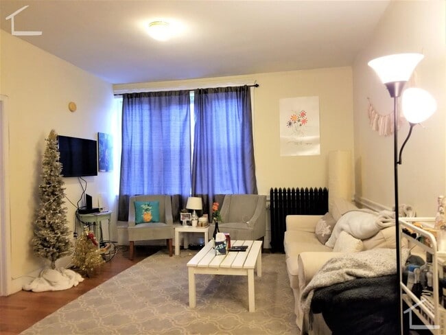 Building Photo - 4 Bed 1 Bath in Brookline