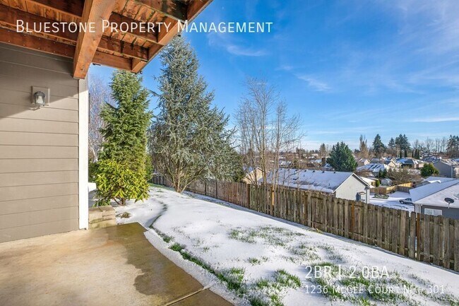 Foto del edificio - 1236 Mcgee Ct NE