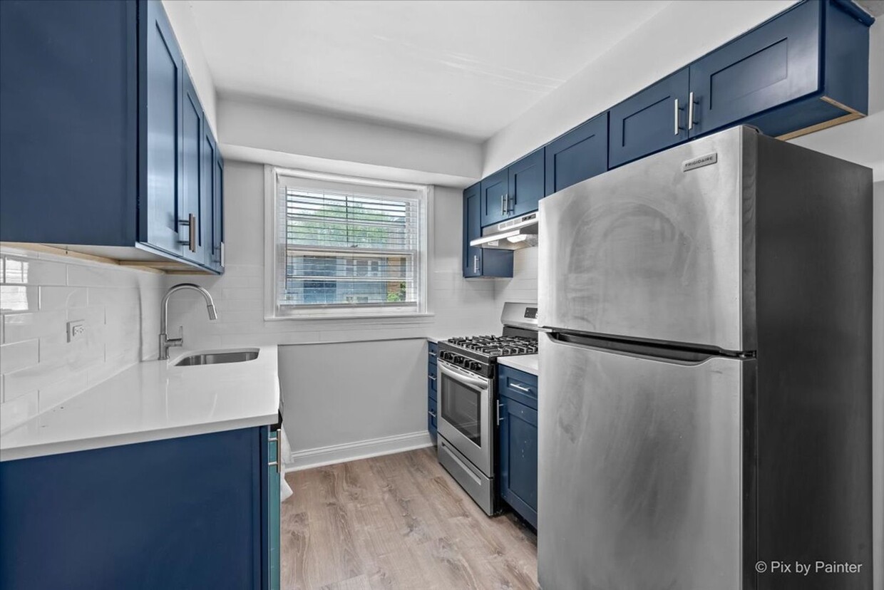 Primary Photo - 2731 W Berwyn Ave