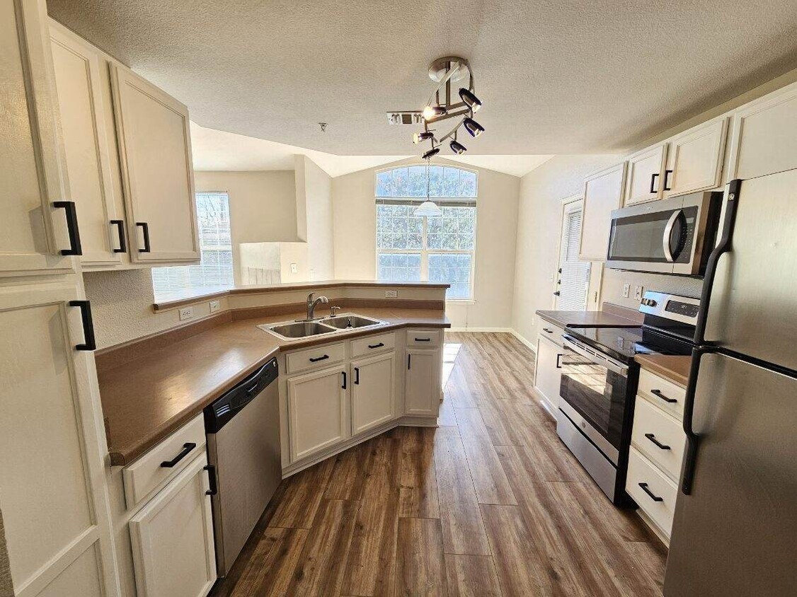 7440 S Blackhawk St, Englewood, CO 80112 Townhome Rentals in