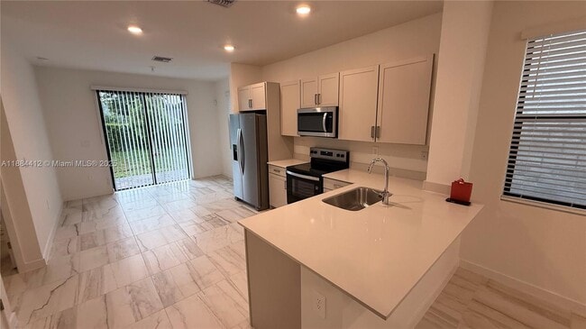 Foto del edificio - 1684 SE 7th Ct