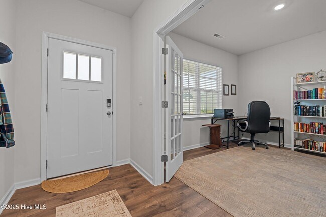 Building Photo - 2120 Wild Rdg Dr