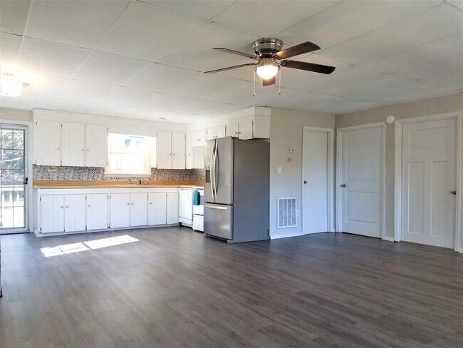 Foto del edificio - Beautiful 2 Bed Home in Fleetwood!