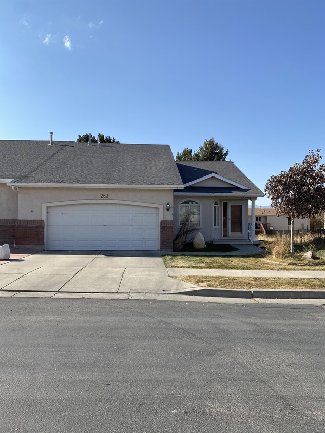 263 Home Towne Ct, Tooele, UT 84074 House Rental in Tooele, UT