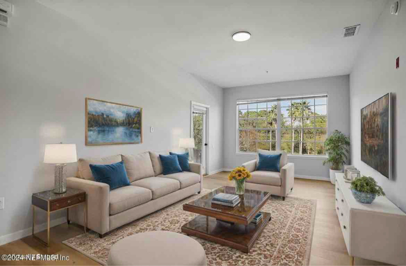 Foto principal - 10550 Baymeadows Rd