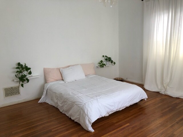 Foto del edificio - 838 S Mansfield Ave