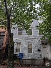 Building Photo - 65 Bright St