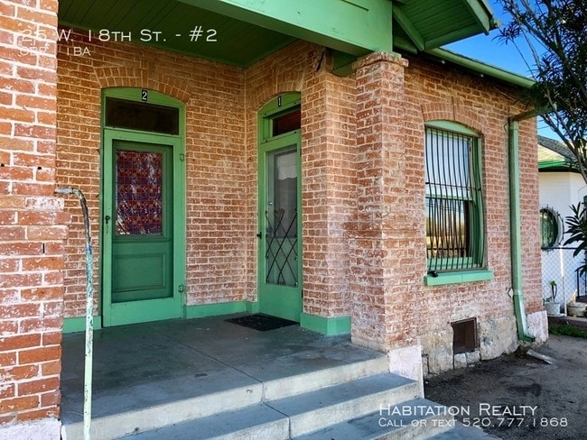 Building Photo - Barrio Santa Rosa Restored 1905 Apt