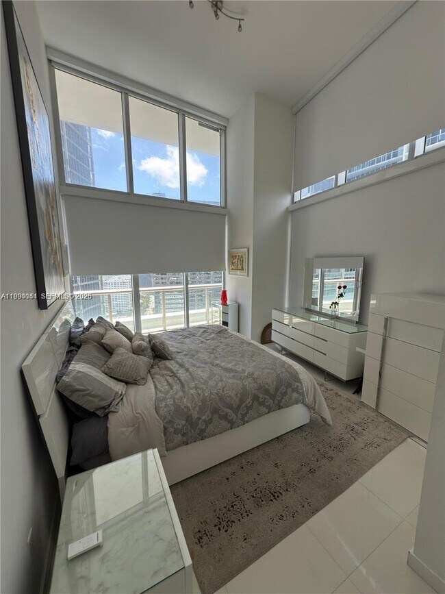 Foto del edificio - 475 Brickell Ave