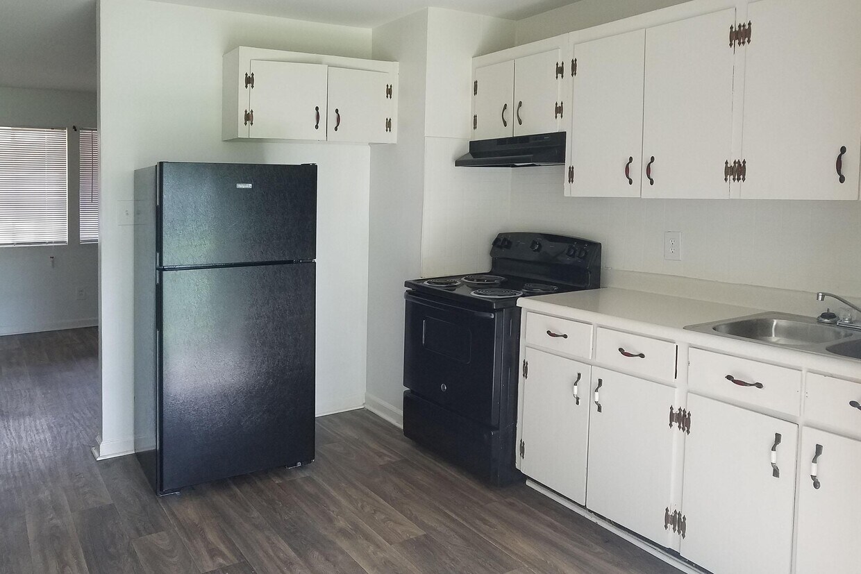 Platinum Oaks Rentals in Warner Robins at 308 Orchard Ln Warner Robins