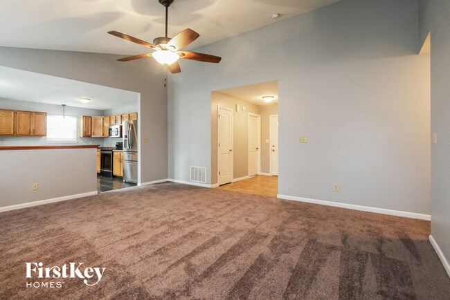 Building Photo - 8418 Southern Springs Way