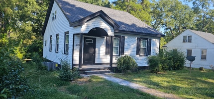 Building Photo - 403 Rose Hill St