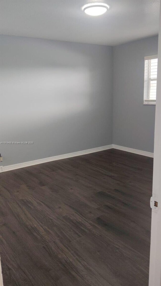 Foto del edificio - 7910 N Colony Cir