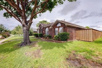 Building Photo - 2532 Beau Dr