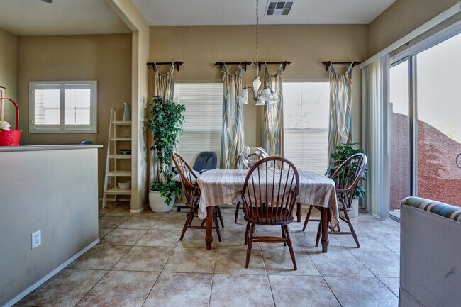 Building Photo - 3975 N. Hualapai Way #281 - Fully Furnishe...