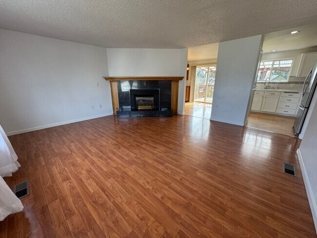 Foto del edificio - 4Bd/2.25Ba Kent House