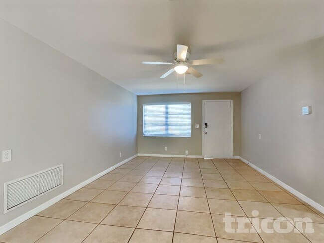 Foto del edificio - 1753 Linwood Cir