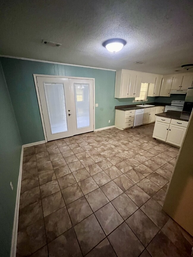Building Photo - Available now FOR RENT in Headland, AL!!