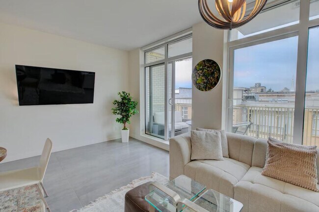 Photo du bâtiment - 203 E 7th Ave