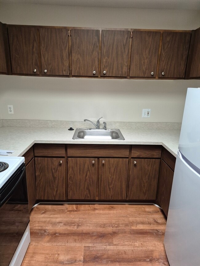 Kitchen - 239 Twelve Mile Rd