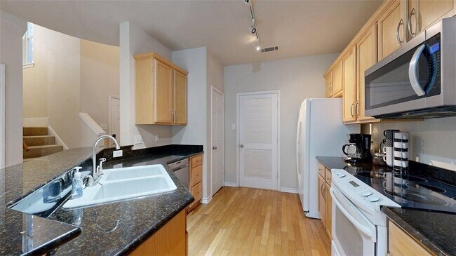 Building Photo - 4307 Spring Hill Drive