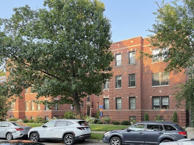 Building Photo - 1131 Oak Ave