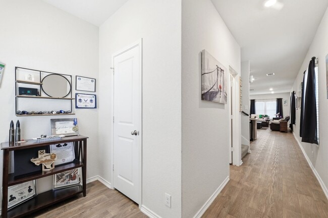 Foto del edificio - ***MOVE-IN SPECIAL: TWO WEEKS FREE***Two-Story Home with Main-Level Primary & Loft