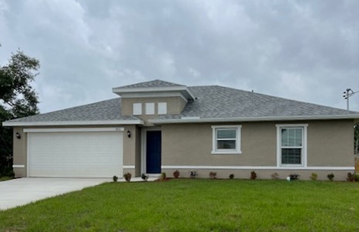 Foto principal - STUNNING Brand New 3/2 Home in North Port