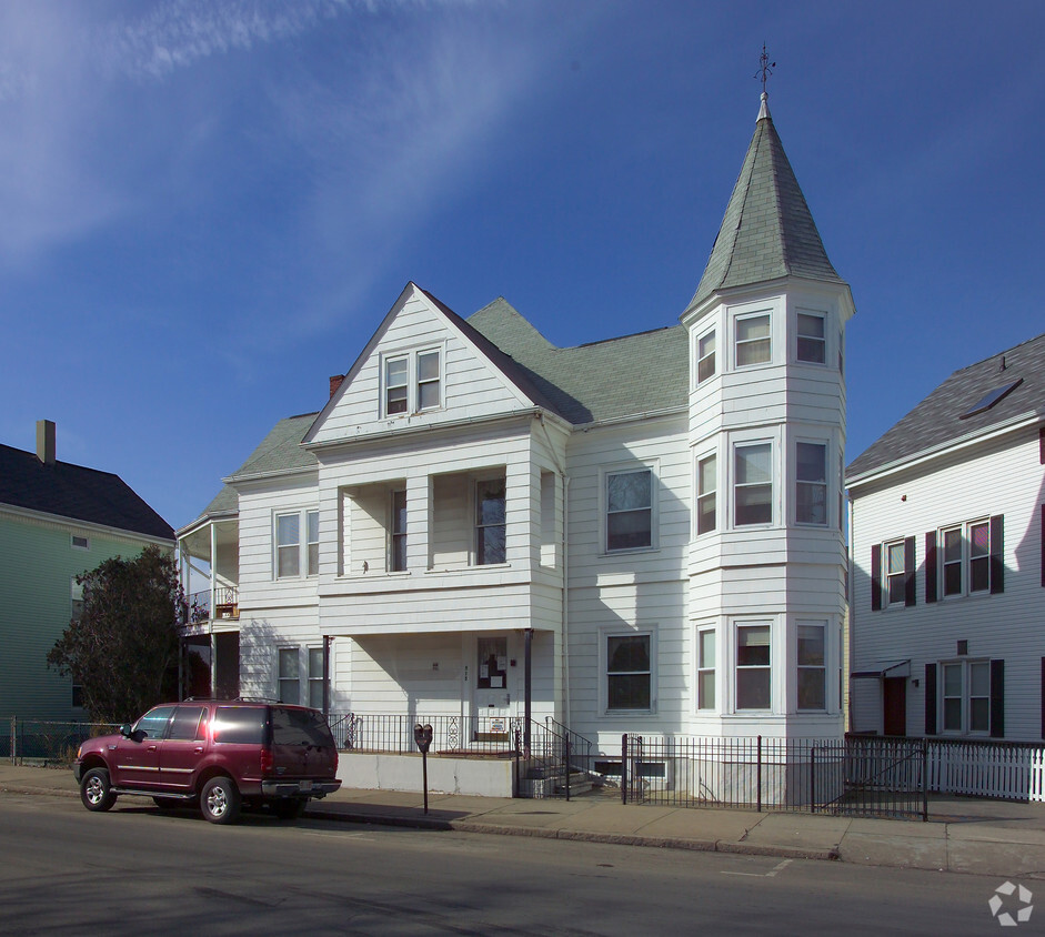 Building Photo - 517 S Main St