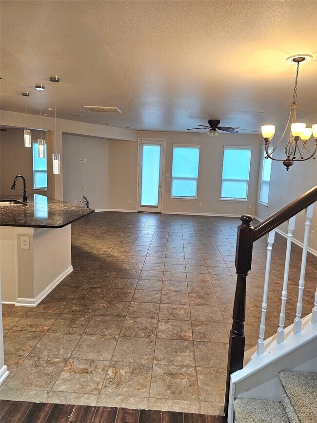 Foto del edificio - 4330 Lake Cypress Cir