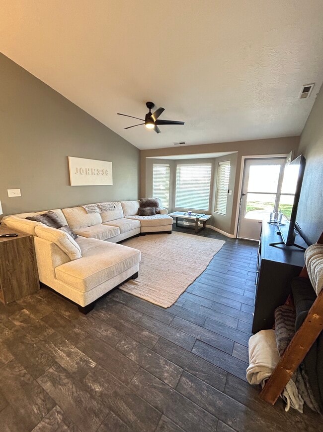 Building Photo - 7960 N Jade Dr