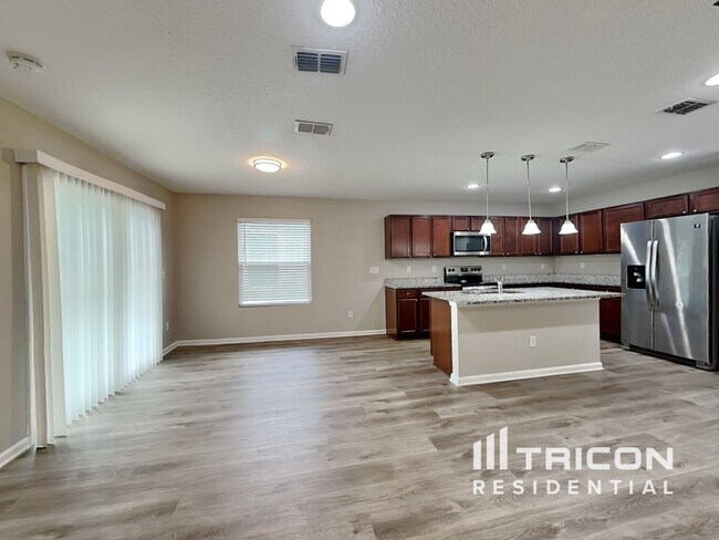 Foto del edificio - 8206 Maple St