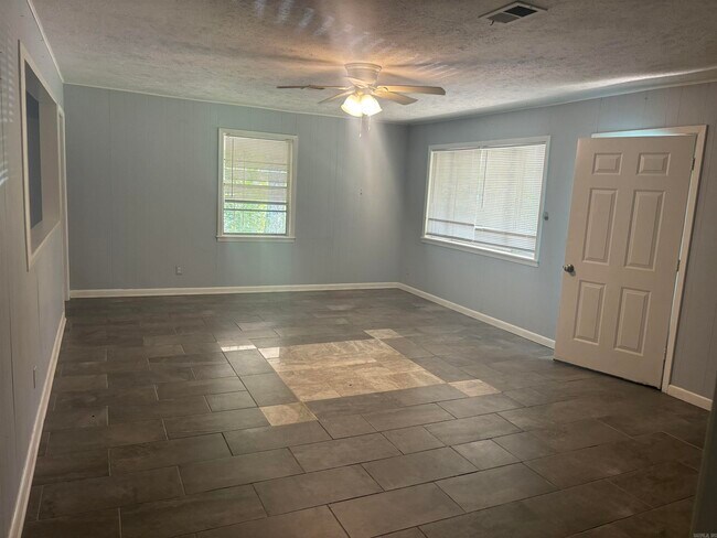 Building Photo - 104 Narrows Dr