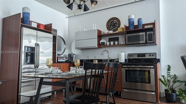 Foto del edificio - 690 SW 1st Ct